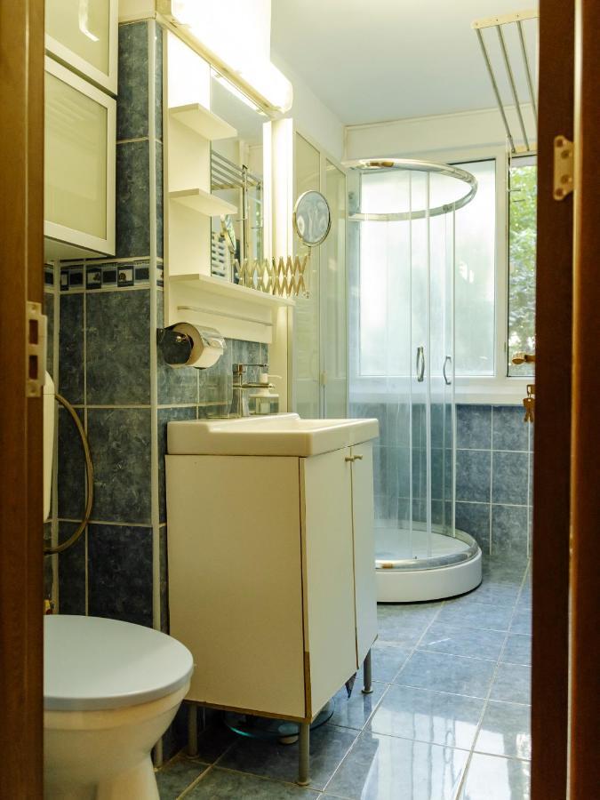 Old Town Historic Apartment With Backyard Mini Park Bukareszt Zewnętrze zdjęcie
